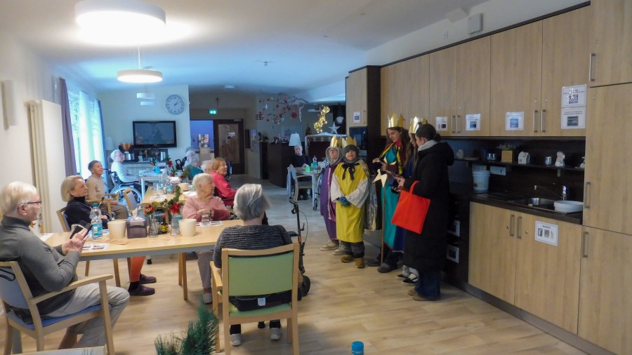 Sternsinger zu Besuch im Diakonie-Seniorenhaus Mühlenpark